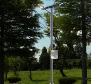 مصابيح إنارة الشوارع LED تعمل بالطاقة الشمسية (50 واط)